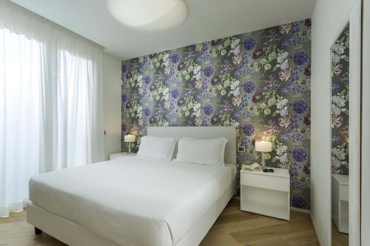 Embassy Aparthotel Римини Екстериор снимка